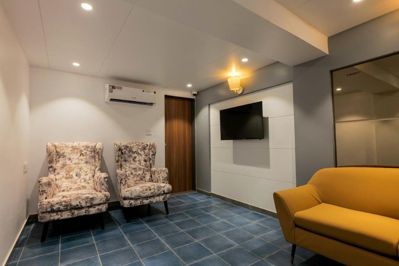 Gold Beach Villa Daman Exterior photo