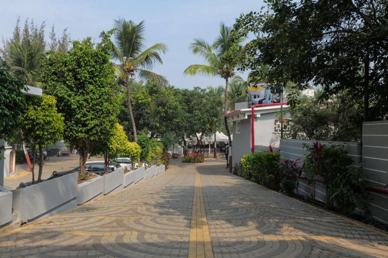 Gold Beach Villa Daman Exterior photo